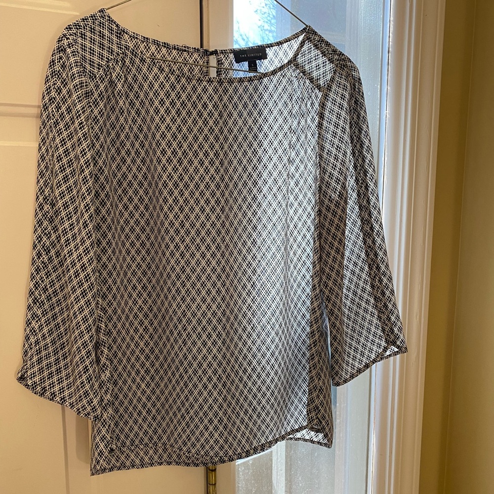 Beautiful blouse hardly ever worn